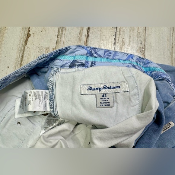 Tommy Bahama Chino Shorts Men's 42 Performance Athletic Blue - Picture 6 of 9
